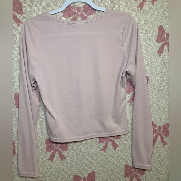 Pink top with white bows - Picture 2 of 3